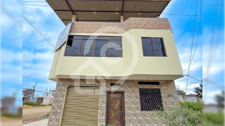 Casa Multifamiliar con 3 departamentos en venta en Parroquia Providencia, Machala