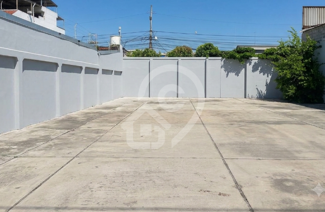 Terreno en venta en Av. Bolívar Madero Vargas en Machala